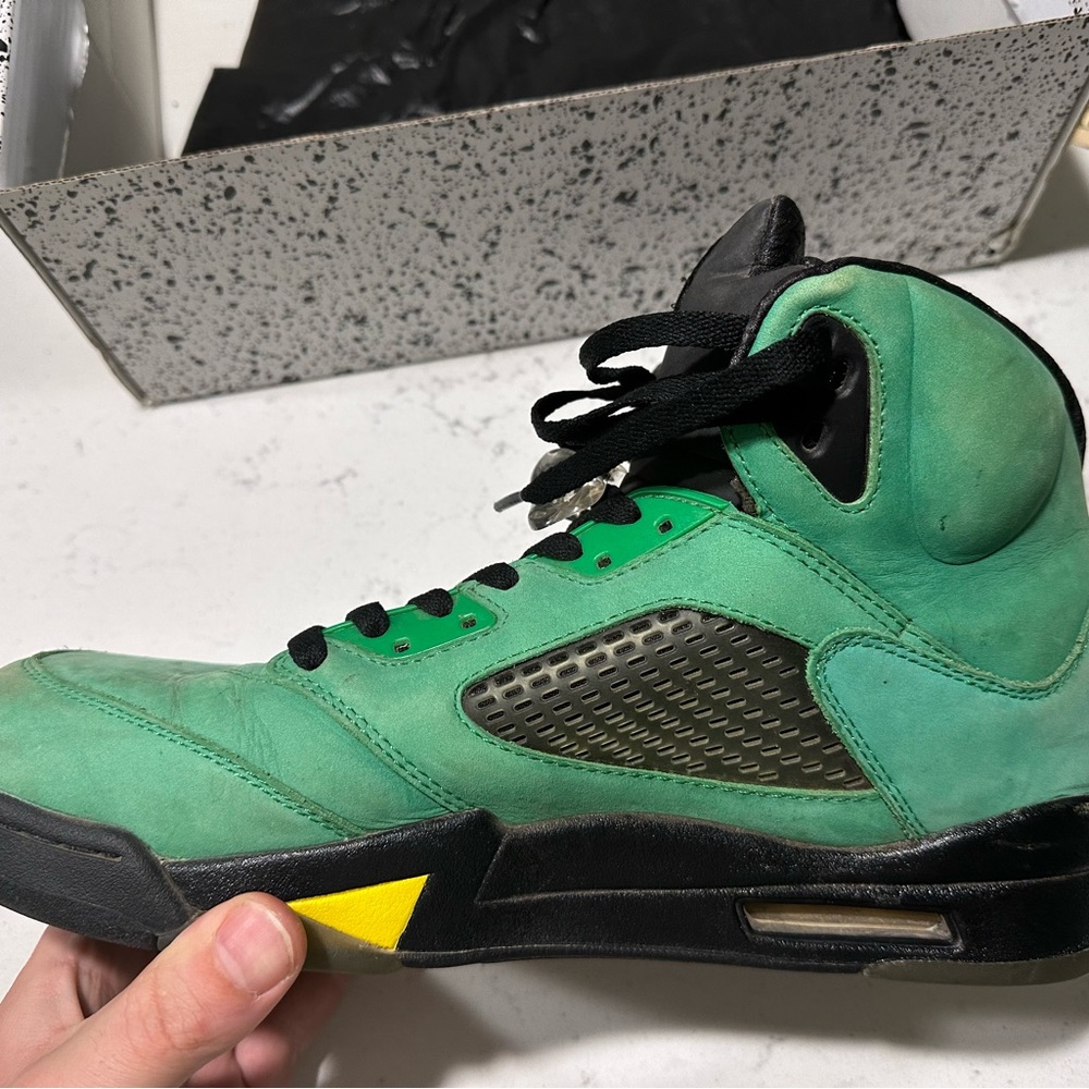 Oregon Duck Jordan 5 player edition